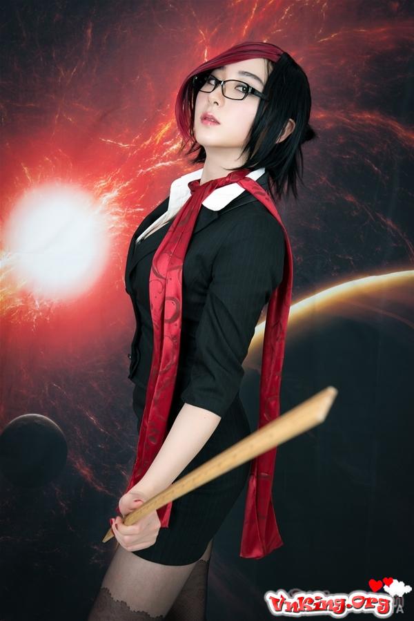 Bỏng mắt với Cosplay Fiora phiên bản giáo viên