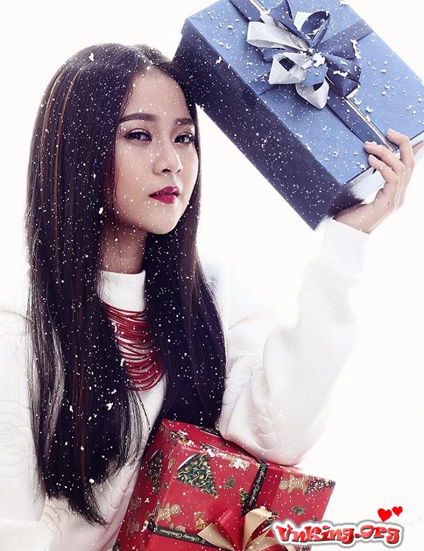 Tam Triều Dâng sexy mừng Noel sớm