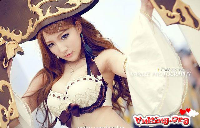 Đứng hình trước bộ Cosplay Miss Fortune trong LMHT
