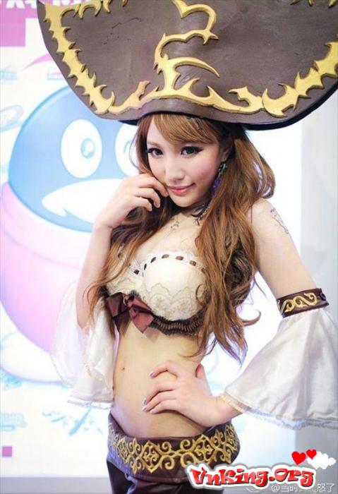 Đứng hình trước bộ Cosplay Miss Fortune trong LMHT