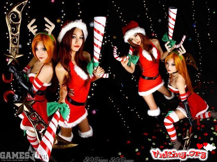 Kiều nữ Spiral Cats hóa thân thành Katarina mừng Giáng Sinh